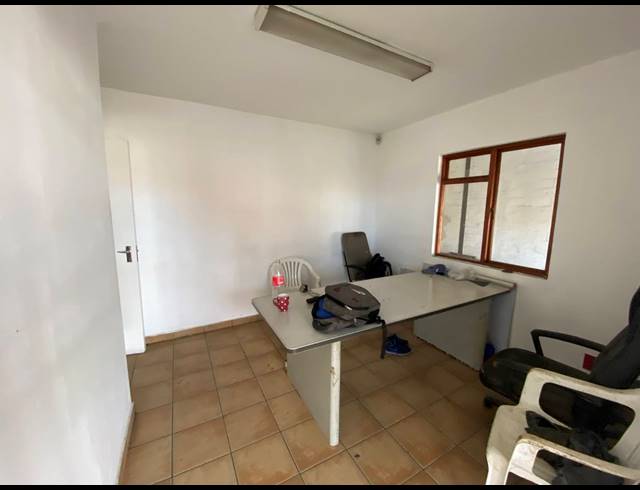 608M² WAREHOUSE FOR SALE IN KILLARNEY GARDENS